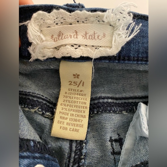 Altar’d StateWomen’s ultra skinny jeans, size 25, button fly. Stretchy denim - Picture 3 of 4